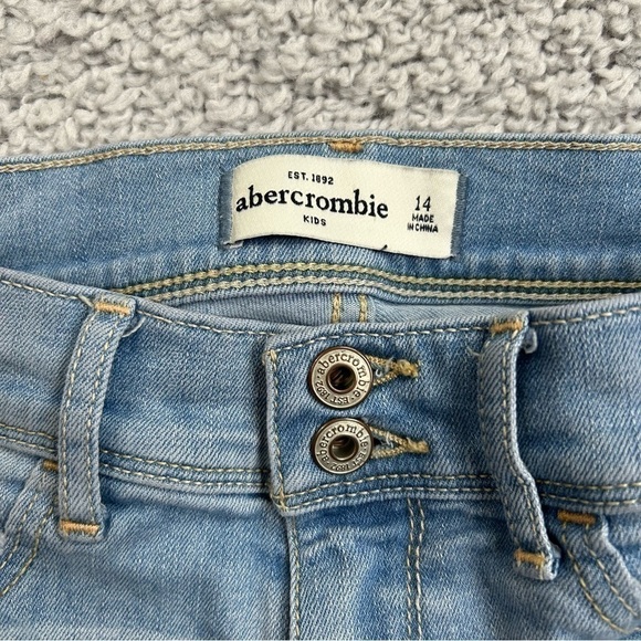 Abercrombie Kids Jeans Girls 14 Skinny Jean Light Wash Classic Casual Basic - Picture 2 of 4